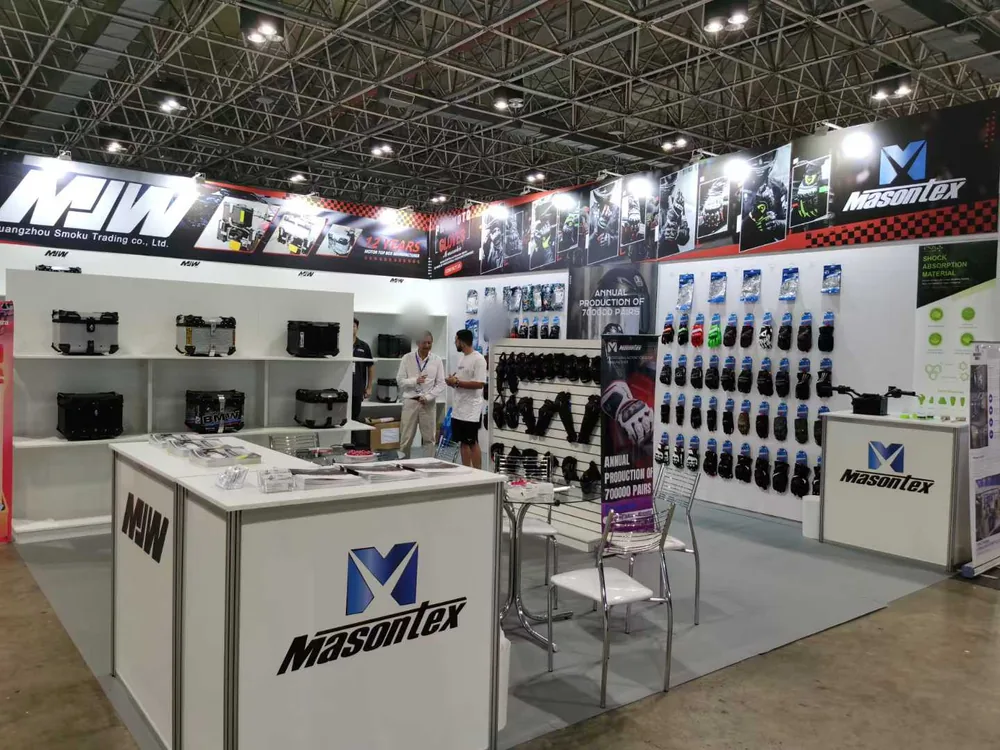 Vista general del espacio de MASONTEX en una exposición profesional en Brasil